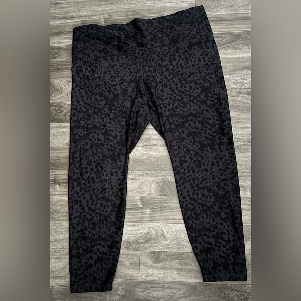 Old Navy Active Go Dry Leggings High Rise Animal Print Grey Black 3X